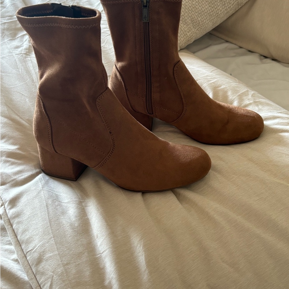 Kenneth Cole Reaction Brown Faux Suede Ankle Boots Size 7